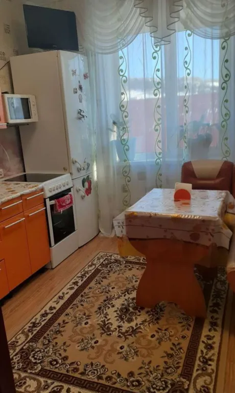 Квартира однокомнатная на улице Дзержинского, 40 м², Шерегеш — кухня, фото 2