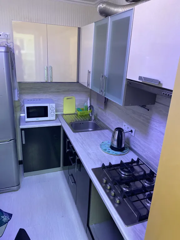 Квартира однокомнатная в Красноглинском, 37 м², Самара — кухня