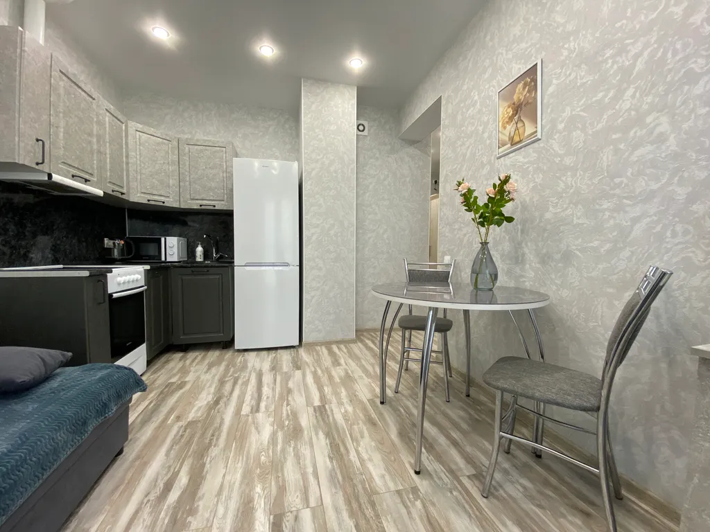 Квартира однокомнатная в Октябрьском, 50 м², Иркутск — кухня, фото 3