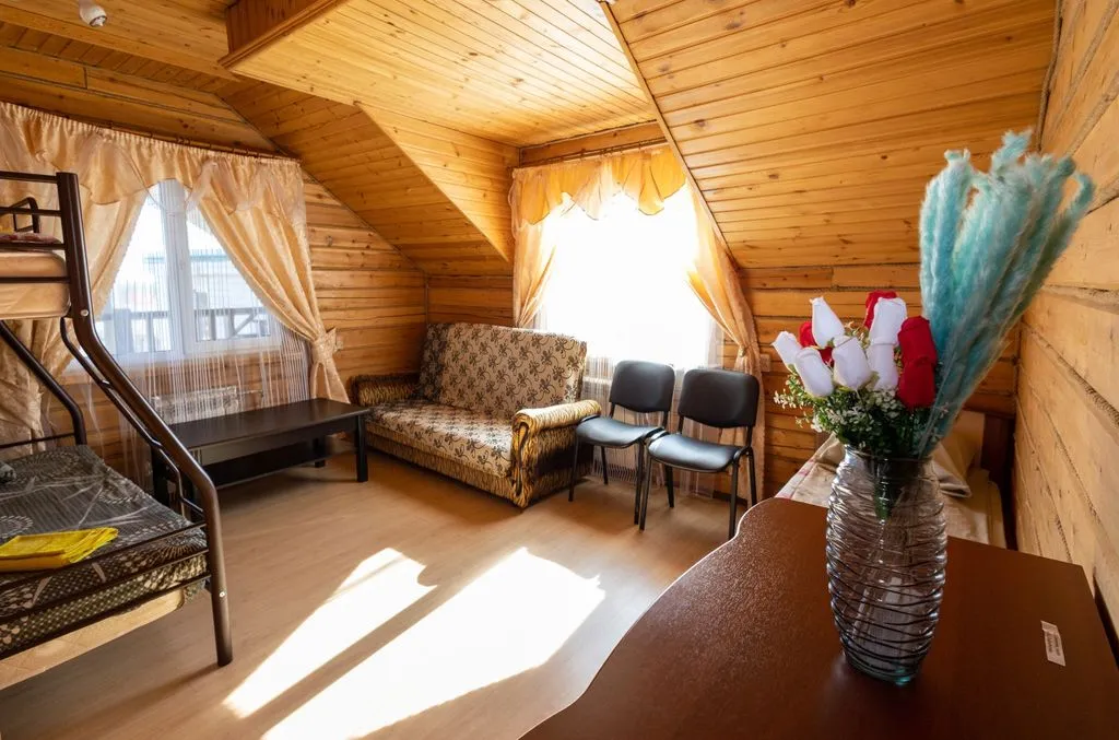 Четырёхместный номер стандарт с видом на горы