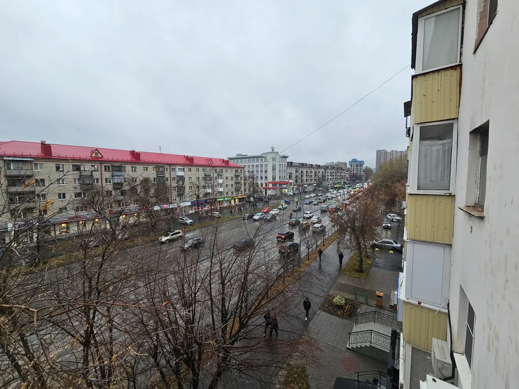 Квартира двухкомнатная на улице Мельникайте, 45 м², Тюмень — фото 14