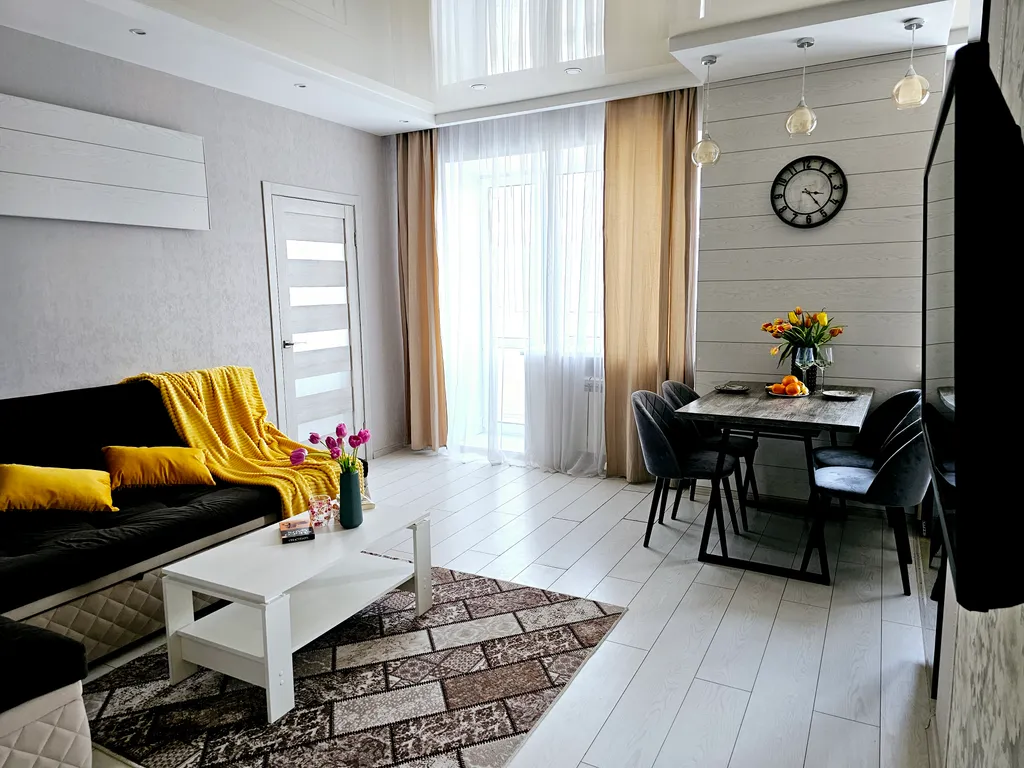 Квартира двухкомнатная на улице Мельникайте, 45 м², Тюмень — фото 4