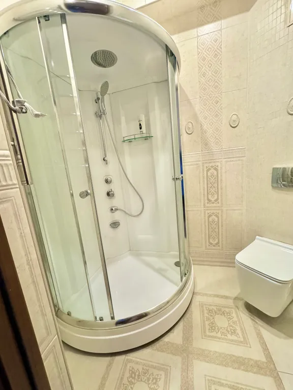 Квартира двухкомнатная на проспекте Кирова, 54 м², Пятигорск — ванная комната, фото 3
