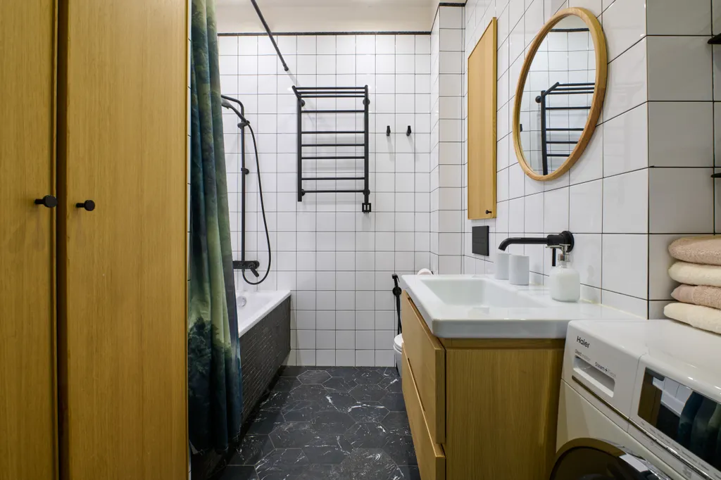 Квартира трёхкомнатная у метро Краснопресненская, 72 м², Москва — ванная комната