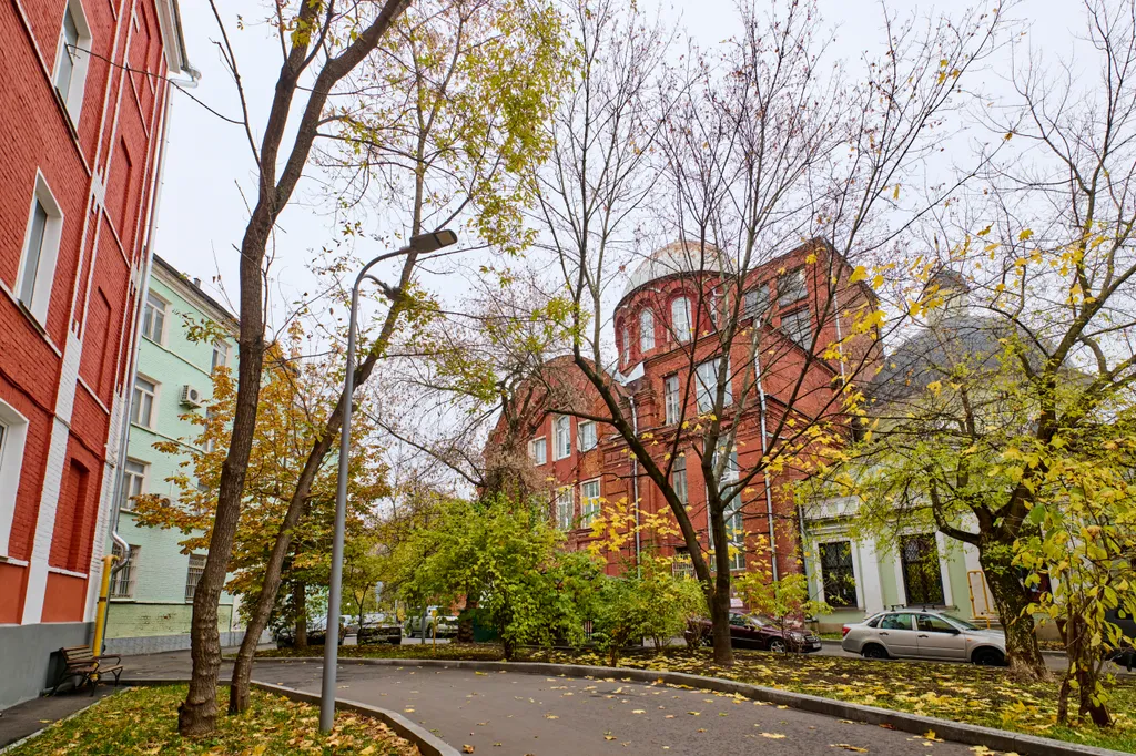 Квартира трёхкомнатная у метро Краснопресненская, 72 м², Москва — двор, фото 2