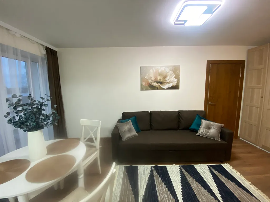 Квартира двухкомнатная на набережной Александра Невского, 42 м², Великий Новгород — спальня, фото 2