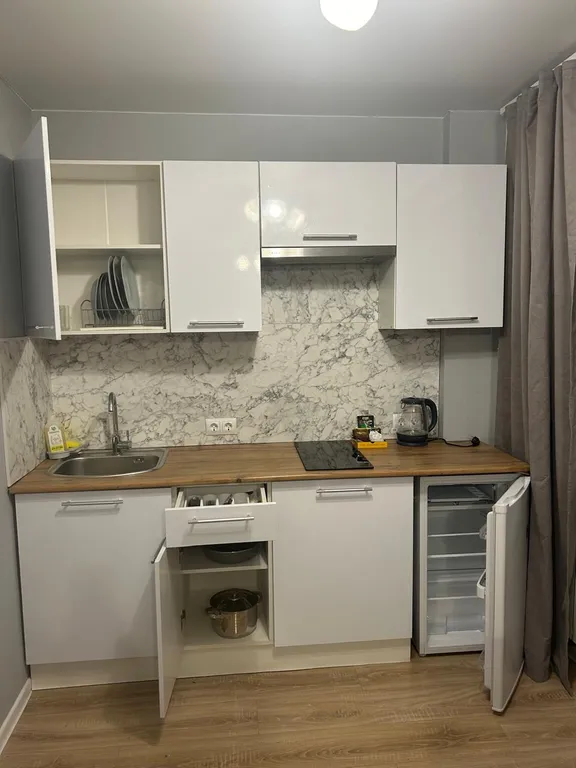 Студия однокомнатная на улице Спасской, 27 м², Ярославль — кухня, фото 3