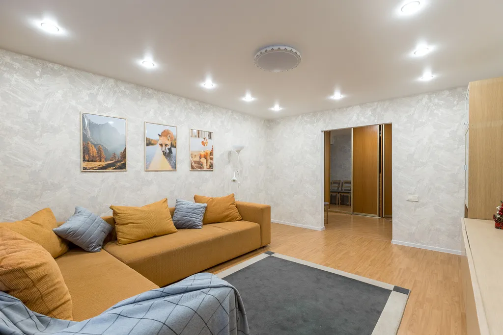 Квартира трёхкомнатная на улице Газовикове, 75 м², Тюмень — спальня, фото 2