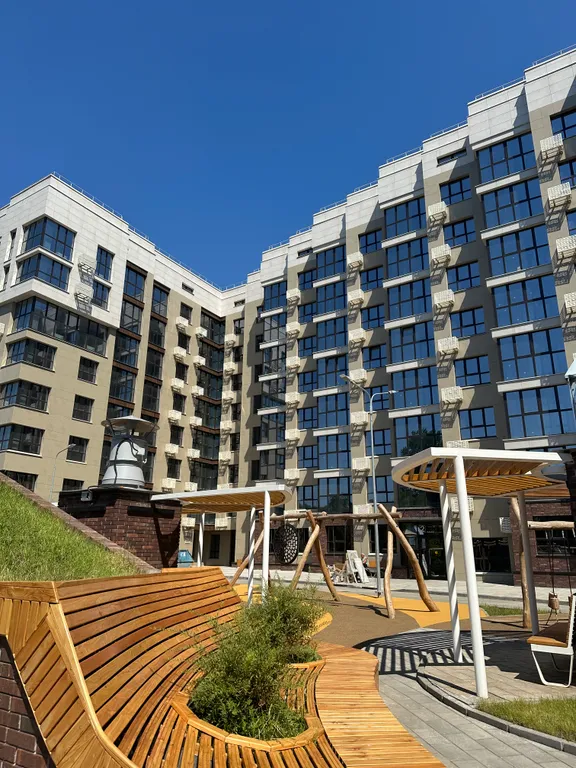 Квартира однокомнатная в Железнодорожном, 41 м², Самара — двор, фото 2