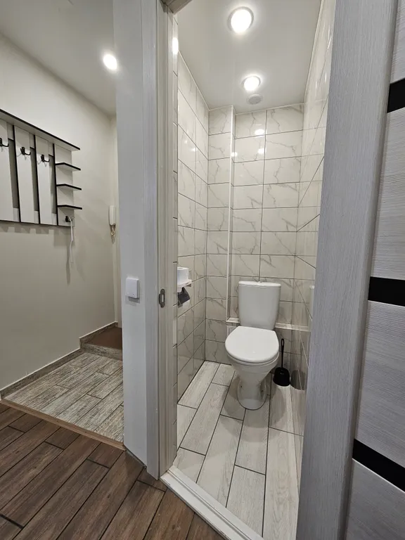 Квартира двухкомнатная на улице Октябрьской, 58 м², Великий Новгород — ванная комната, фото 2
