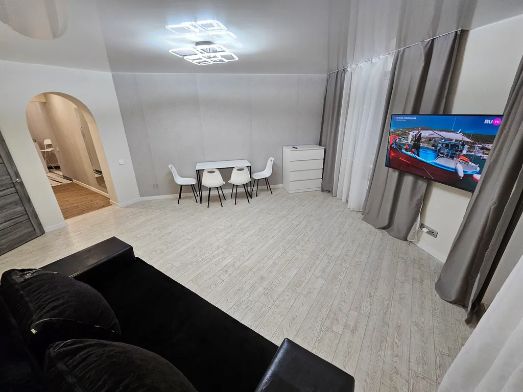 Квартира двухкомнатная на улице Октябрьской, 58 м², Великий Новгород — спальня, фото 2