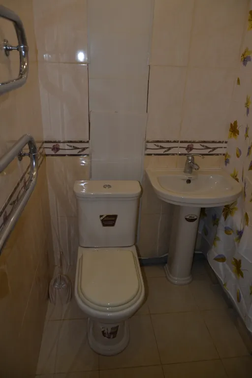 Квартира двухкомнатная на улице Ленина, 50 м², Саки — фото 13