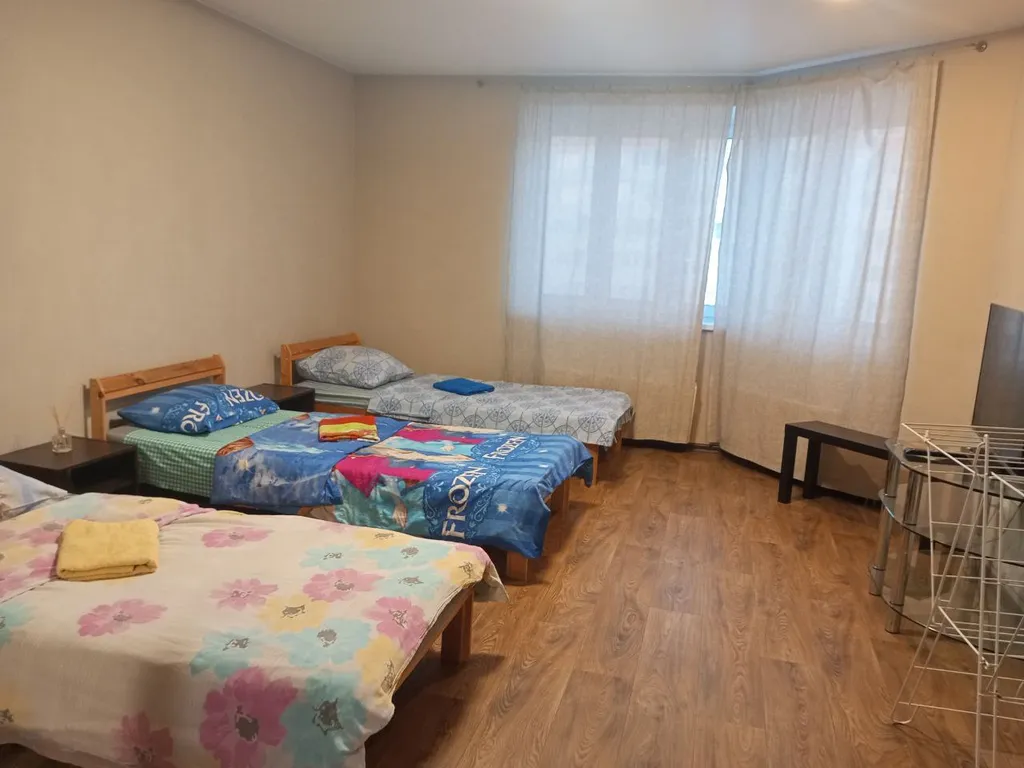Апартаменты двухкомнатные в переулке Первостроителее, 80 м², Кстово — спальня, фото 9