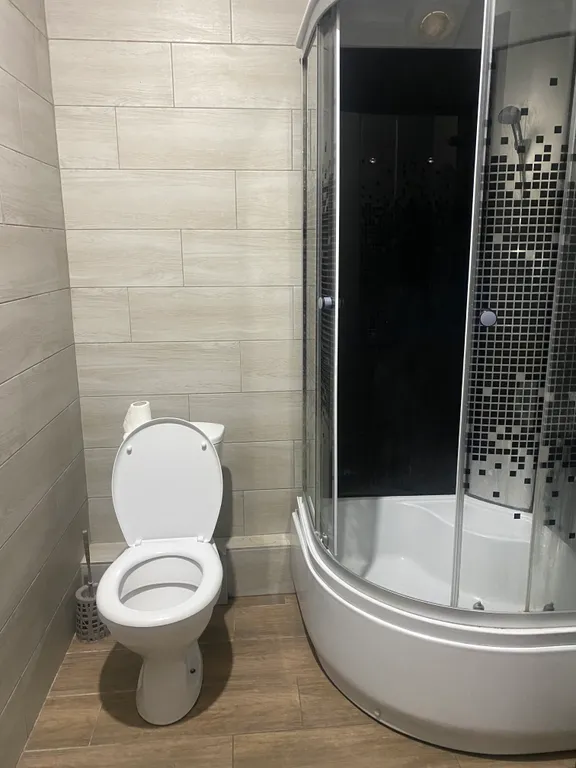 Апартаменты двухкомнатные в переулке Первостроителее, 80 м², Кстово — ванная комната, фото 4