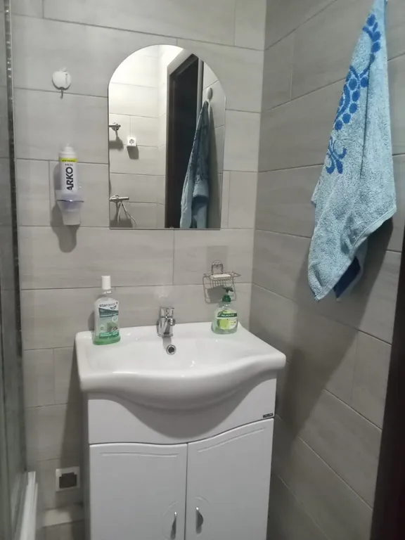 Апартаменты двухкомнатные в переулке Первостроителее, 80 м², Кстово — ванная комната, фото 2