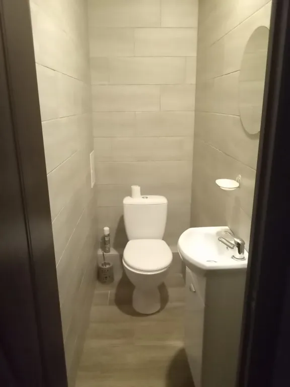 Апартаменты двухкомнатные в переулке Первостроителее, 80 м², Кстово — ванная комната, фото 3