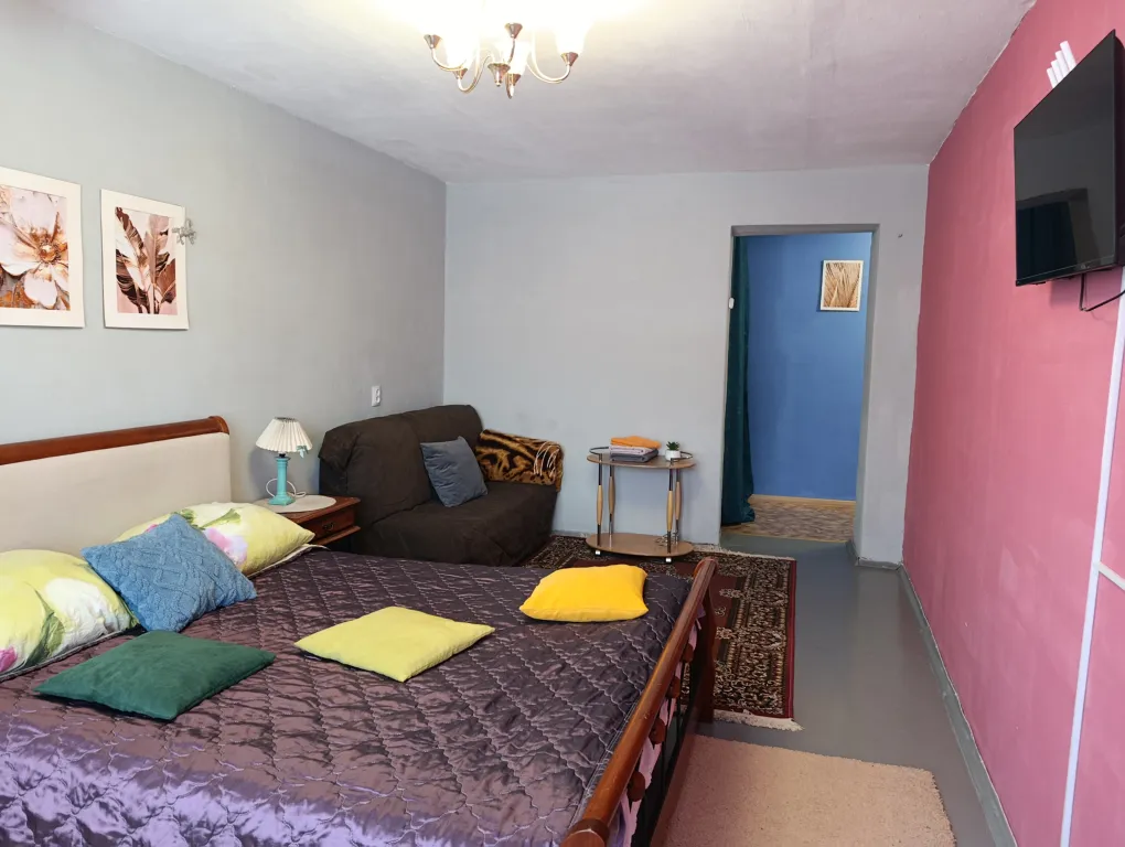 Квартира однокомнатная на улице Рыбинской, 37 м², Ярославль — спальня, фото 3