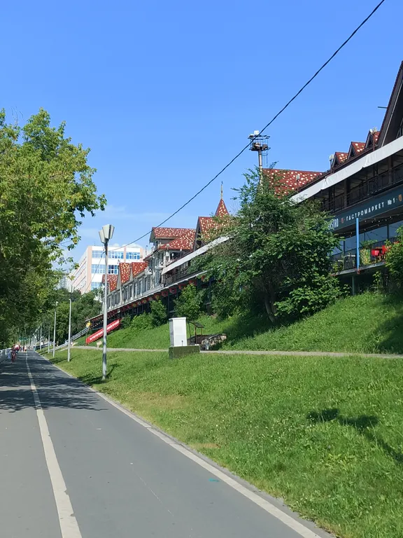 Квартира однокомнатная в Октябрьском, 50 м², Самара — двор