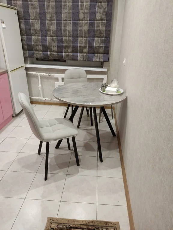Квартира двухкомнатная на улице Чехова, 45 м², Таганрог — кухня, фото 2