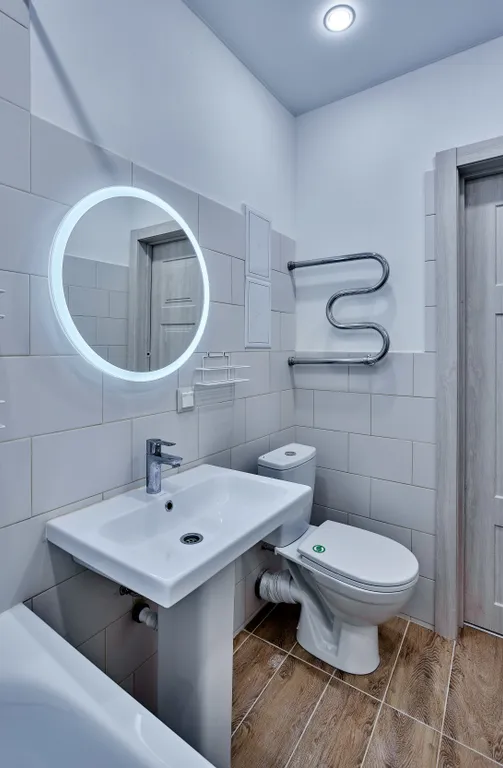 Квартира двухкомнатная на улице Республики, 43 м², Тюмень — ванная комната, фото 2