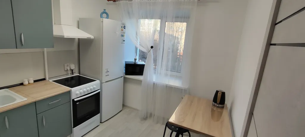 Квартира однокомнатная на улице Республики, 31 м², Тюмень — кухня