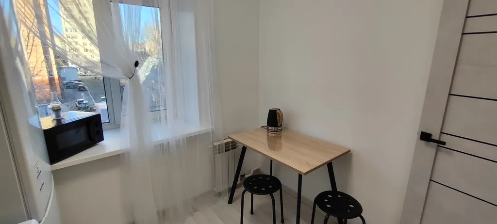 Квартира однокомнатная на улице Республики, 31 м², Тюмень — кухня, фото 3