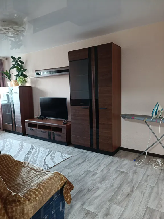 Квартира двухкомнатная на улице Генерала Веденина, 62 м², Шахунья — спальня