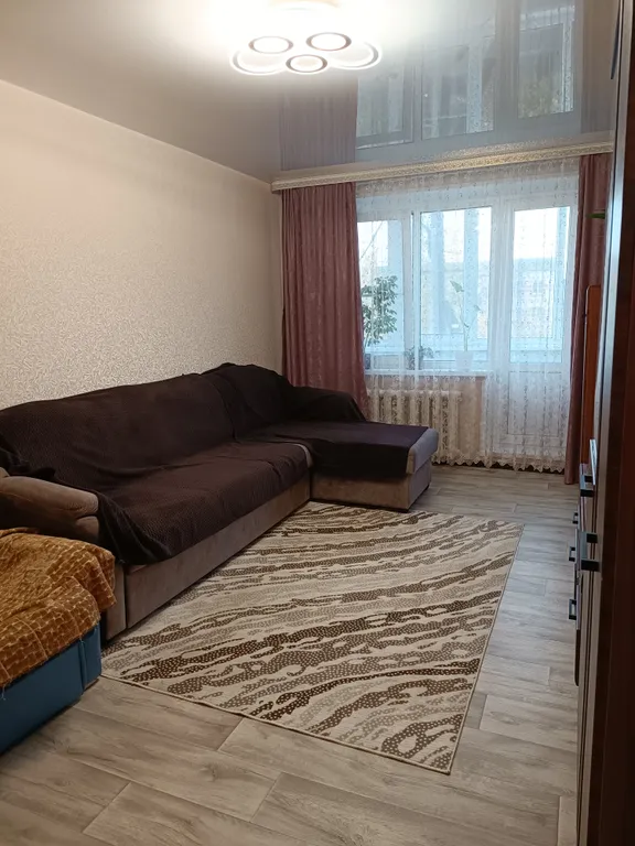 Квартира двухкомнатная на улице Генерала Веденина, 62 м², Шахунья — спальня, фото 2