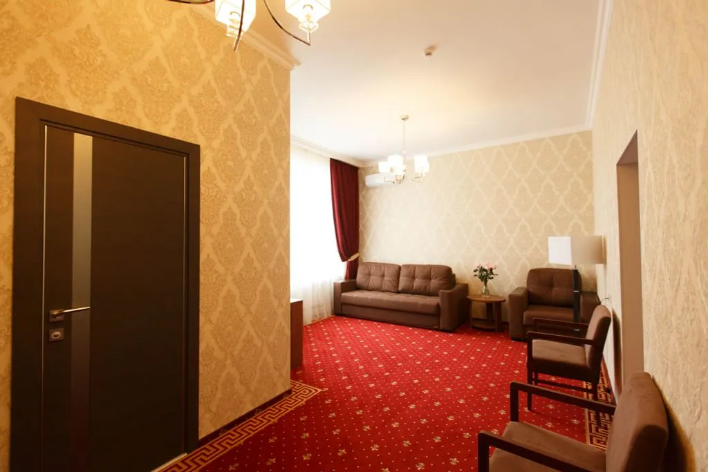 Двухместный номер с 1 кроватью люкс двухкомнатный — BellHotel, фото 4 из 5