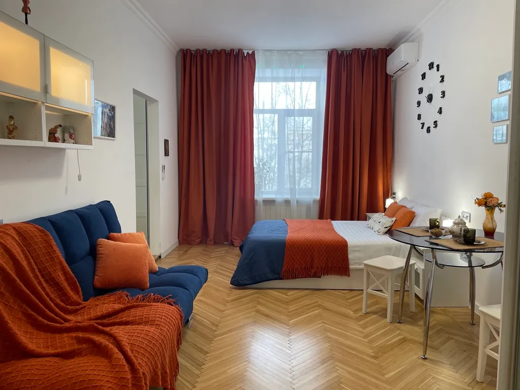 Уютная и светлая квартира в знаменитом сталинском доме