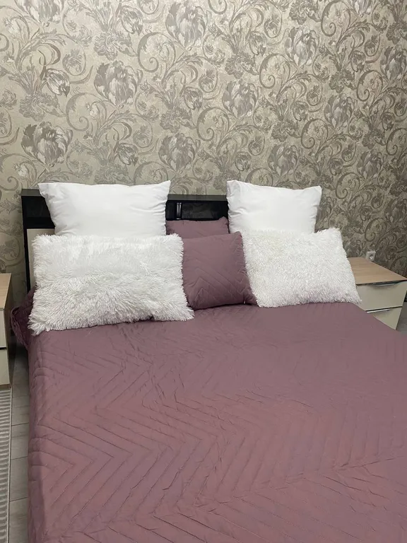 Квартира двухкомнатная в Октябрьском, 58 м², Иркутск — спальня, фото 7