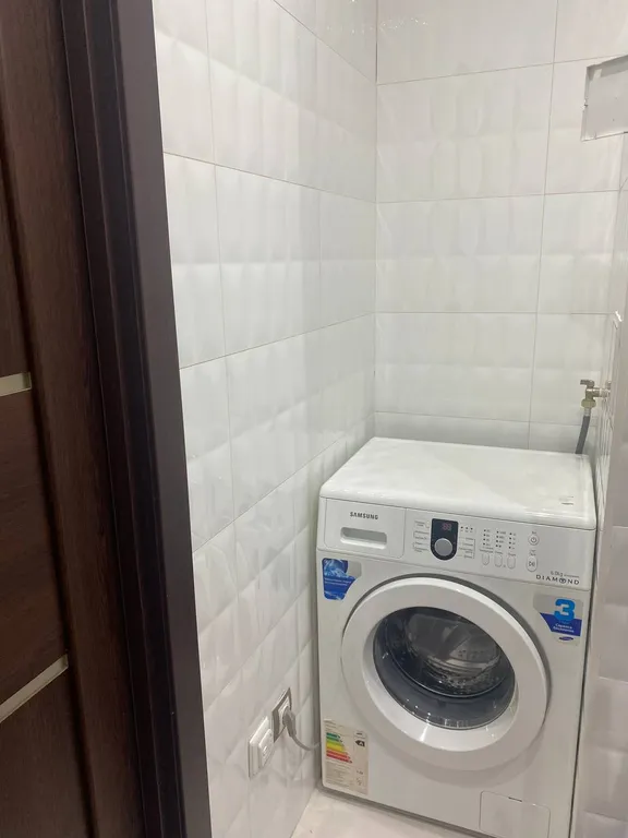 Квартира двухкомнатная в Октябрьском, 58 м², Иркутск — ванная комната, фото 2