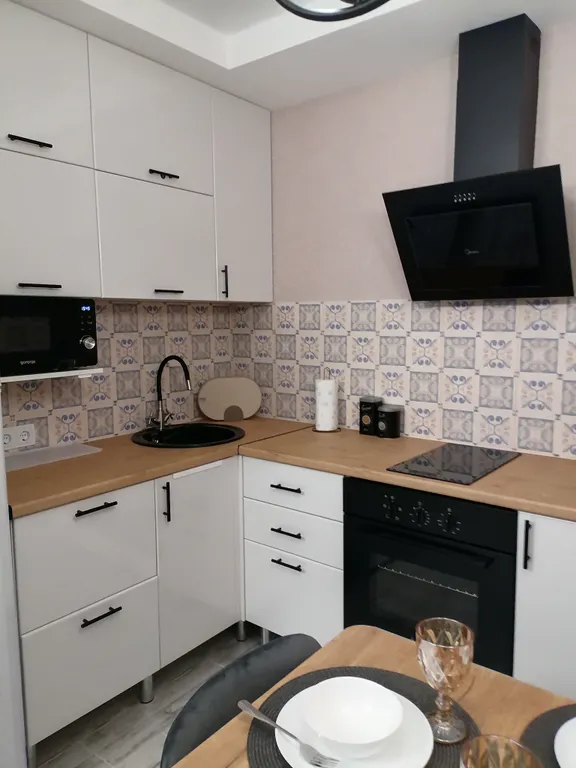 Квартира двухкомнатная в Кировском, 51 м², Волгоград — кухня, фото 4