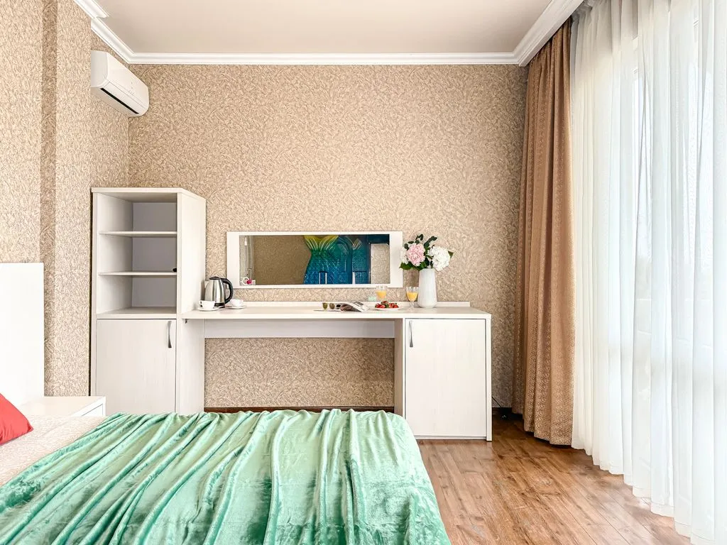 Двухкомнатный номер с балконом в центре, 7 мин море, кафе, парковка — Милана — фото 4