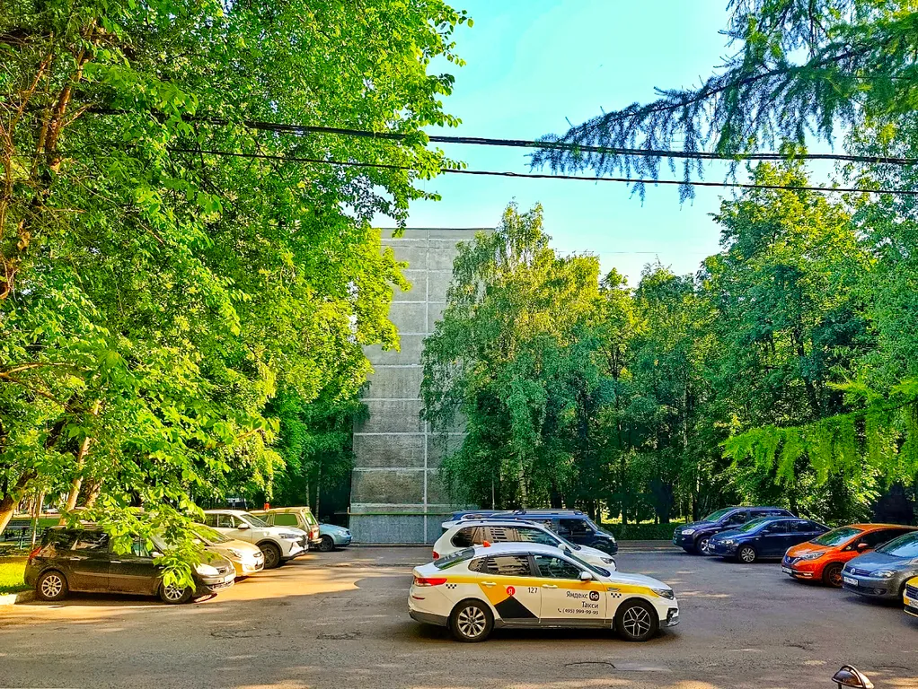 Квартира однокомнатная у Южной, в Чертаново Северное, 34 м², Москва — двор, фото 2