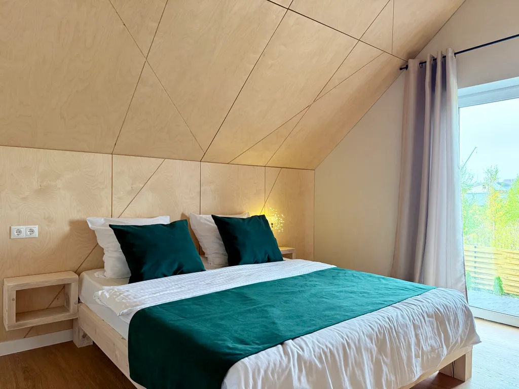 Коттедж 8-местный на улице Солнечной, 120 м², Ефимьево — спальня, фото 5
