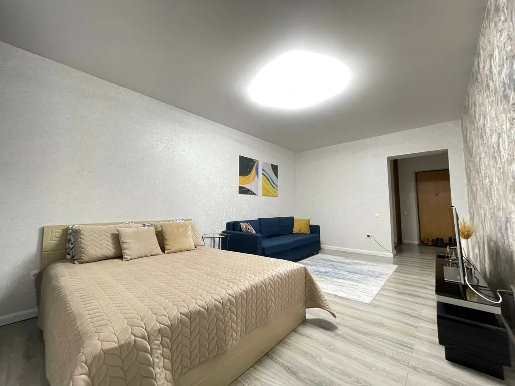 Квартира однокомнатная у Площади Габдуллы Тукая, в Вахитовском, 44 м², Казань — спальня, фото 2
