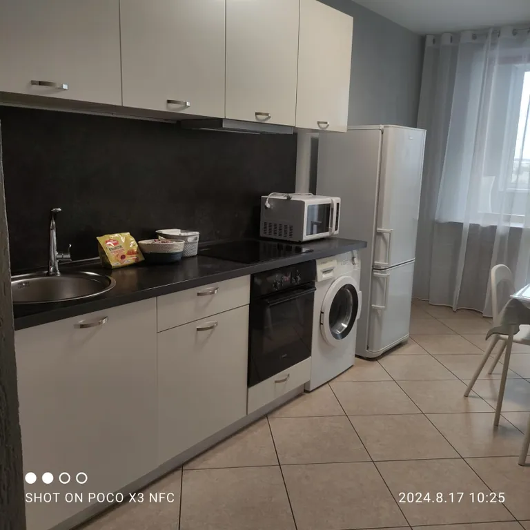 Квартира однокомнатная в Железнодорожном, 48 м², Самара — кухня, фото 4