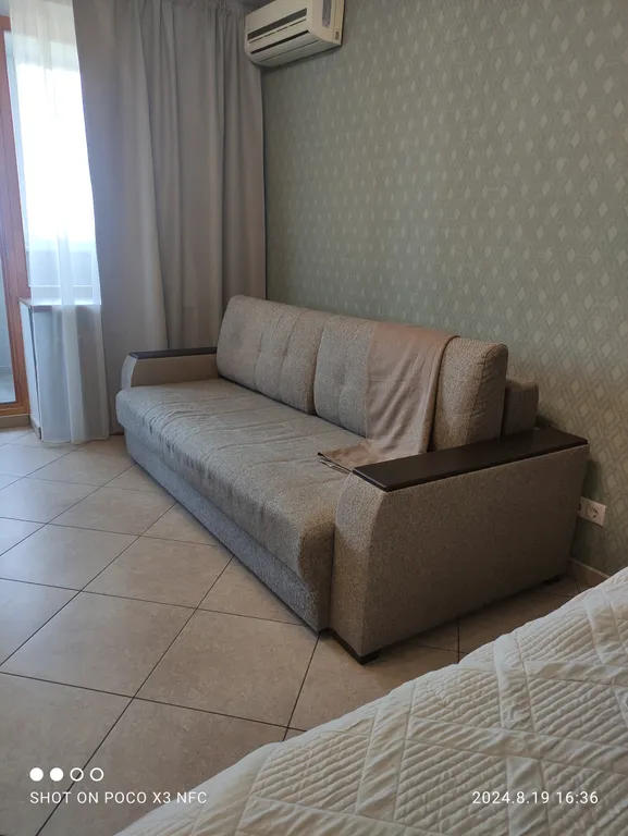 Квартира однокомнатная в Железнодорожном, 48 м², Самара — спальня, фото 3