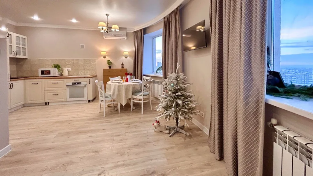 Квартира двухкомнатная у Российской, в Октябрьском, 53 м², Самара — кухня, фото 2