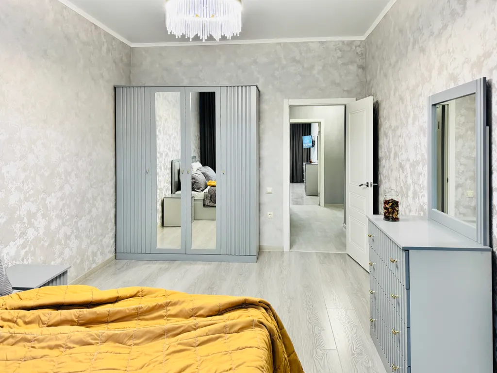 Квартира двухкомнатная на улице Луначарского, 95 м², Ессентуки — спальня, фото 14