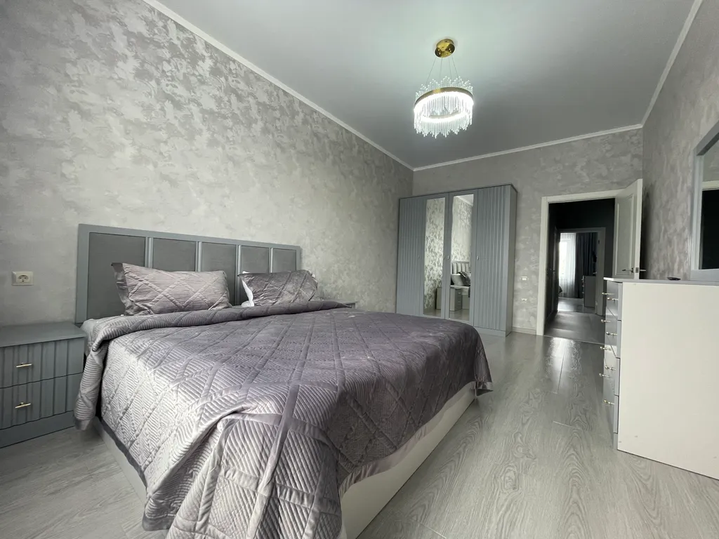 Квартира двухкомнатная на улице Луначарского, 95 м², Ессентуки — спальня, фото 3