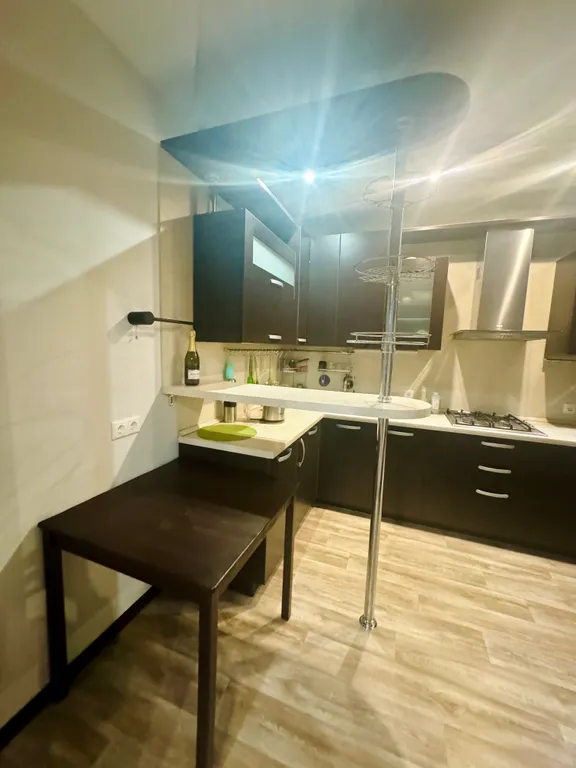 Квартира двухкомнатная у Горьковской, в Кузнечихе, 72 м², Нижний Новгород — кухня, фото 2