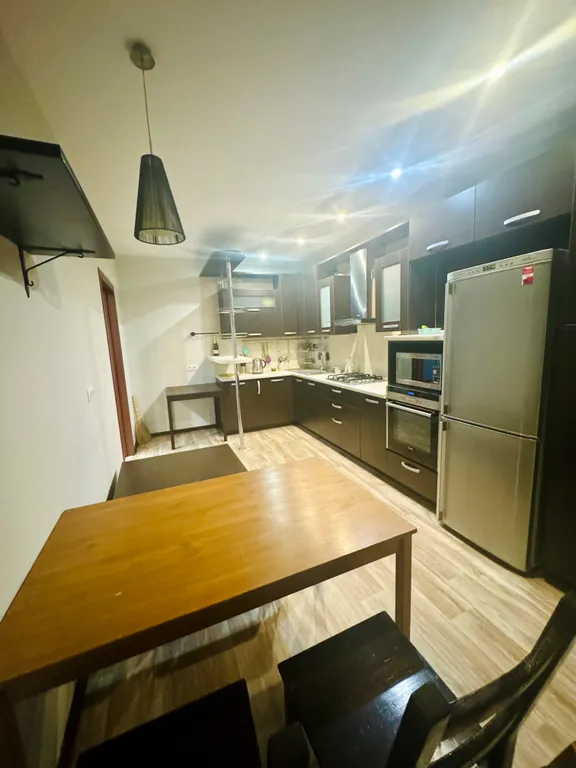 Квартира двухкомнатная у Горьковской, в Кузнечихе, 72 м², Нижний Новгород — кухня, фото 3