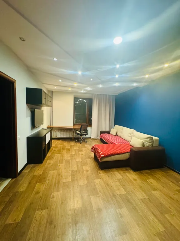 Квартира двухкомнатная у Горьковской, в Кузнечихе, 72 м², Нижний Новгород — спальня, фото 3