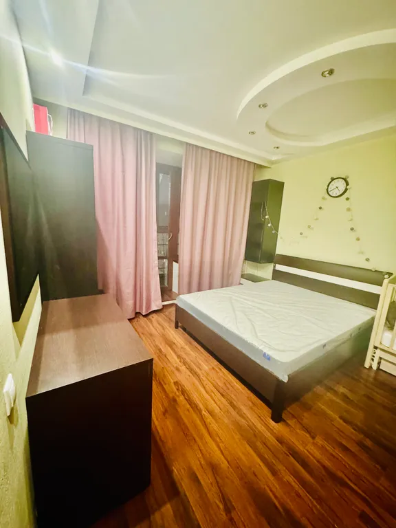 Квартира двухкомнатная у Горьковской, в Кузнечихе, 72 м², Нижний Новгород — спальня, фото 4