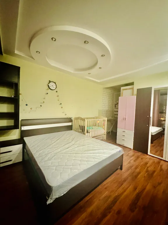 Квартира двухкомнатная у Горьковской, в Кузнечихе, 72 м², Нижний Новгород — спальня, фото 5