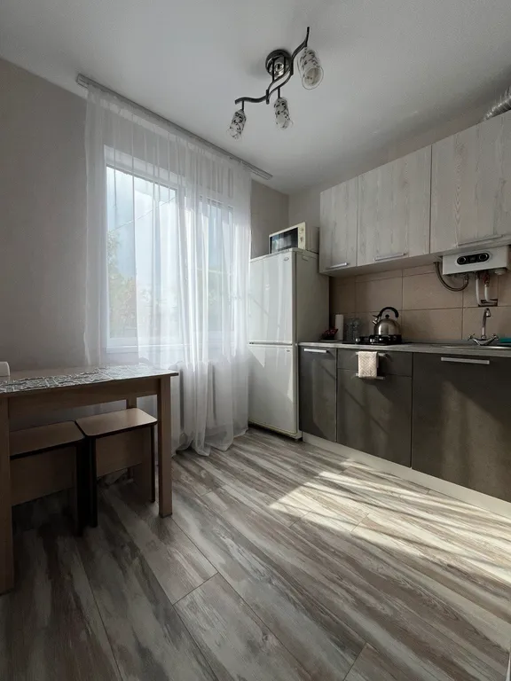 Квартира однокомнатная на проспекте Рижском, 32 м², Псков — кухня