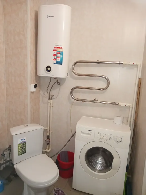 Квартира трёхкомнатная на улице Дзержинского, 82 м², Емва — ванная комната, фото 3