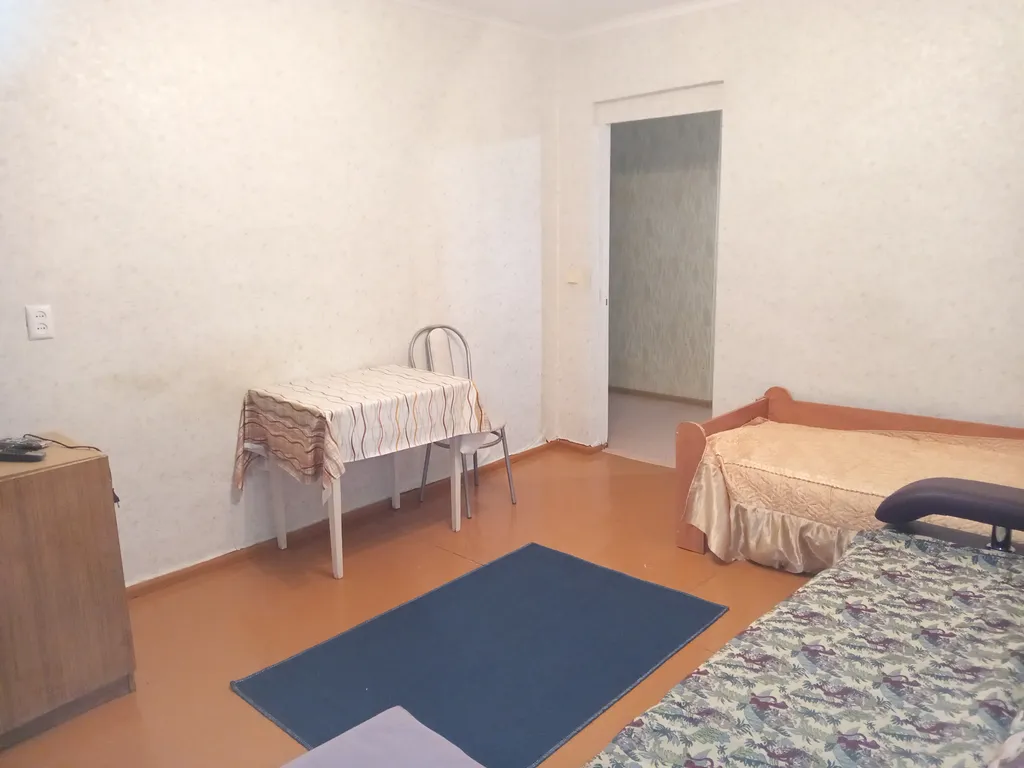 Квартира трёхкомнатная на улице Дзержинского, 82 м², Емва — спальня, фото 5